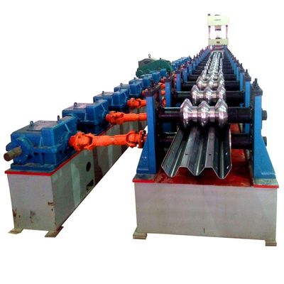 تجهیزات دستگاه تشکیل رول درز ایستاده 15m / min تجهیزات 5.5KW
